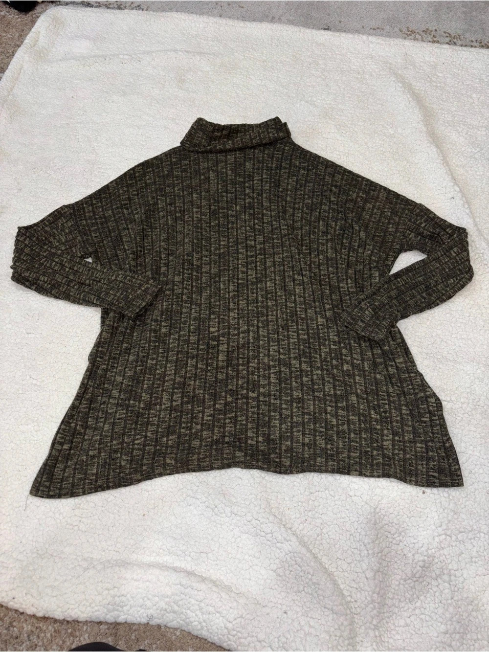 American Eagle Outfitters Ribbed Turtleneck Sweater with High Low Hem Green XS